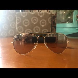 Ray-ban gold frame aviators (women’s)